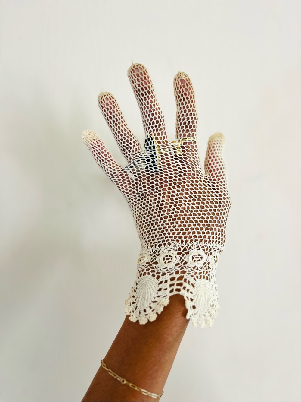 Antique 1920s Edwardian Hand Crochet Mesh Garden Tea Wedding Gloves